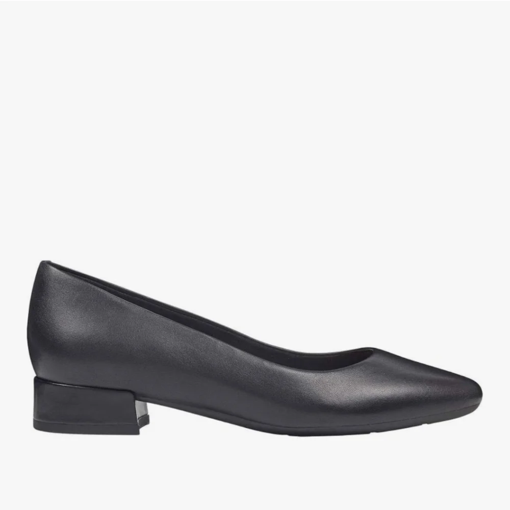Easy Spirit Women's Caldise Black Low Heel Pumps Sz 5.5